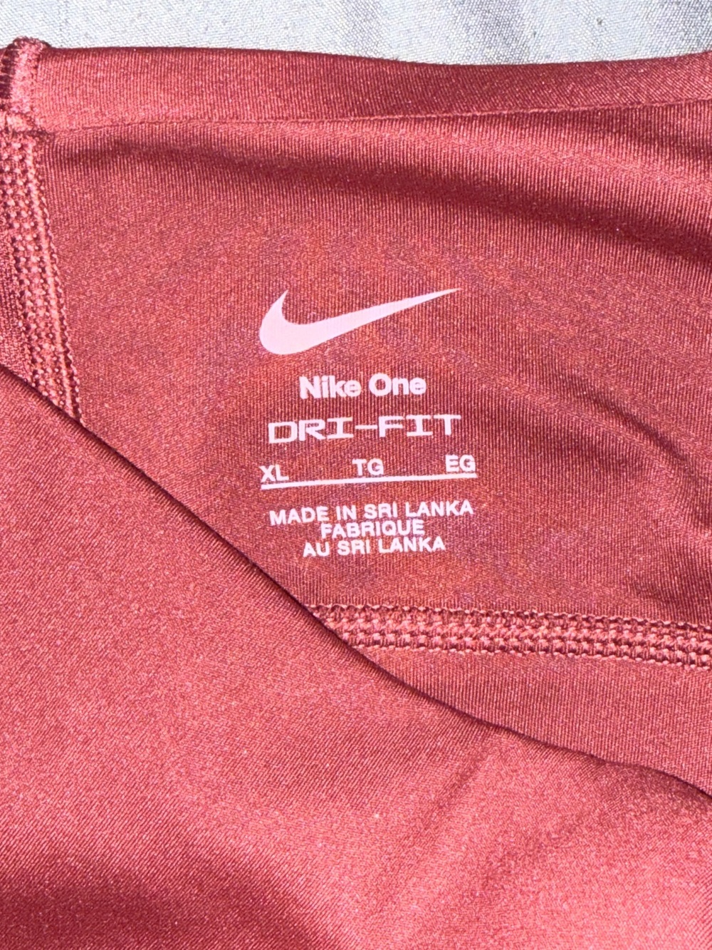 Womens XL Nike Burgundy Sports Bralette with Navy Contrast - Picture 4 of 4